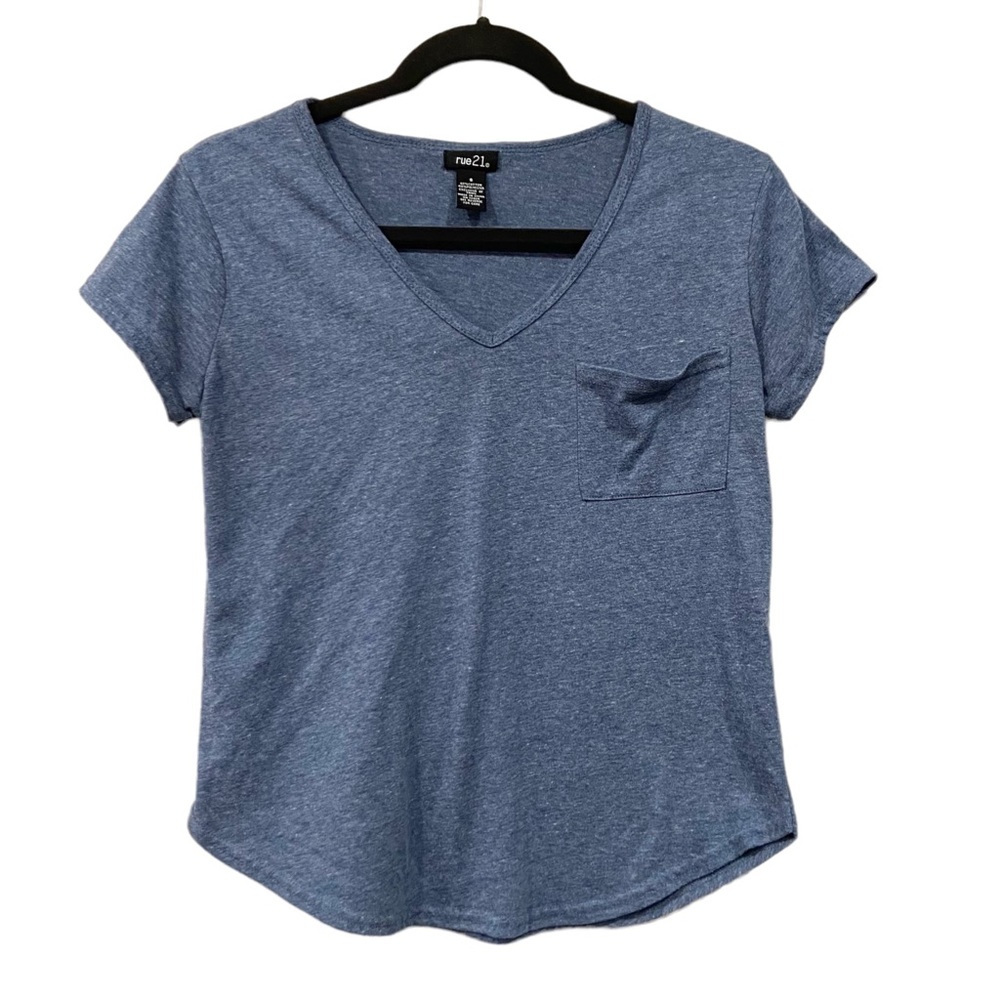 🌻3/$18 or 5/$25🌻Rue21 Short Sleeve V-Neck Pocket Tee